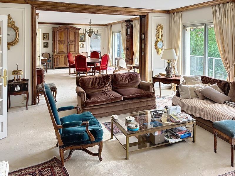 Appartement - 200 m² - 6 pièces