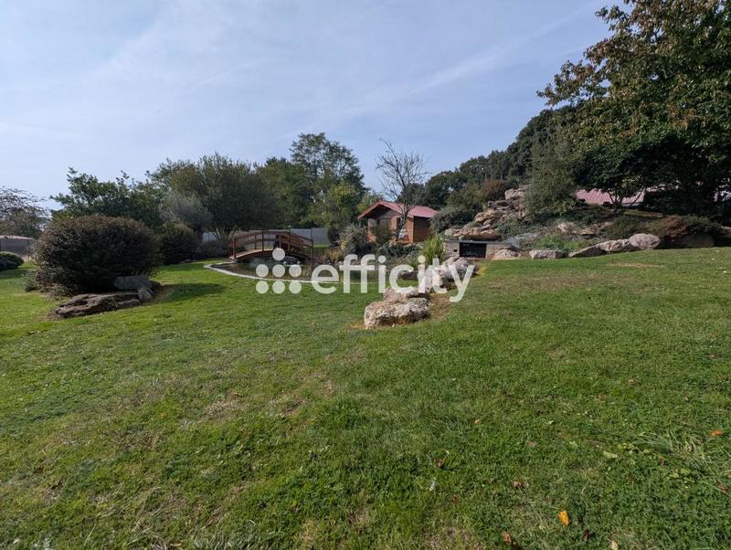 Maison - 240 m² - 10 pièces