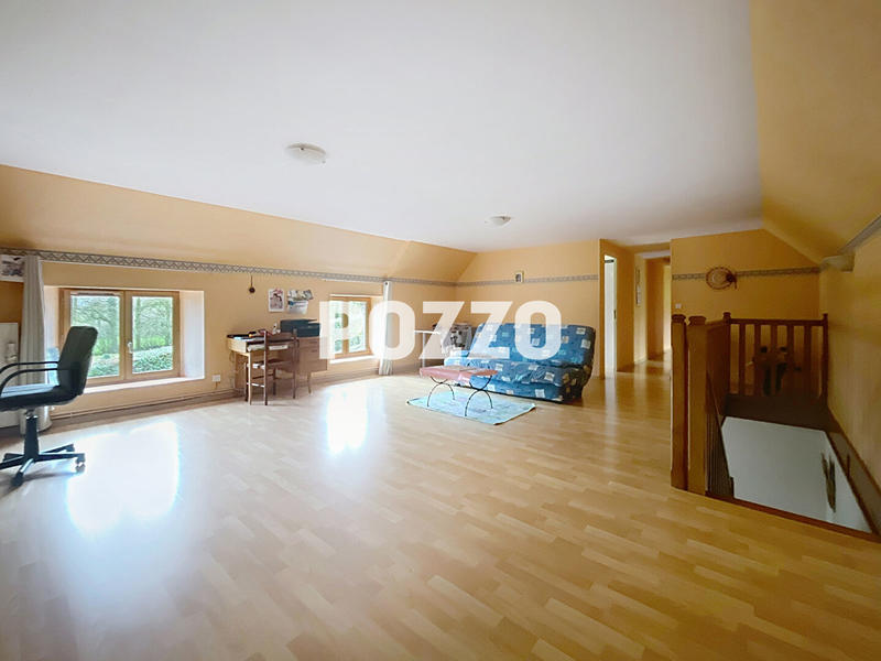 Maison - 185 m² - 6 pièces