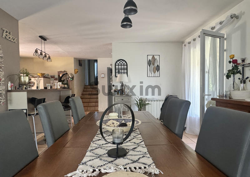 Villa - 100 m² - 5 pièces