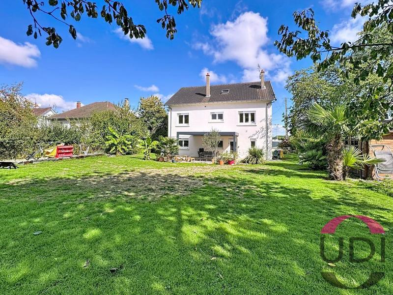 Maison - 200 m² - 5 pièces