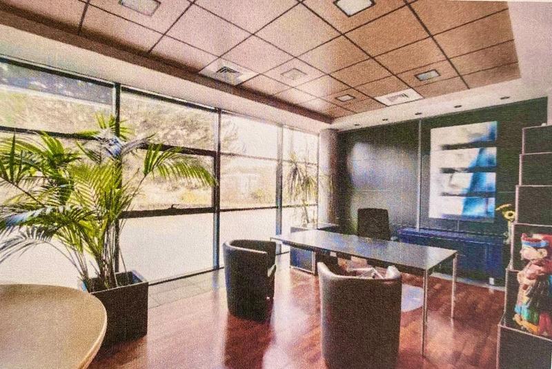 Bureau - 870 m² - 18 pièces