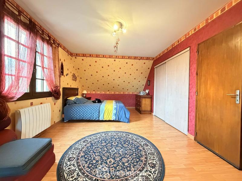 Maison - 203 m² - 9 pièces