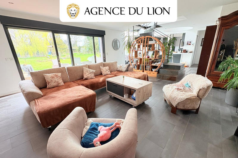 Maison - 201 m² - 9 pièces