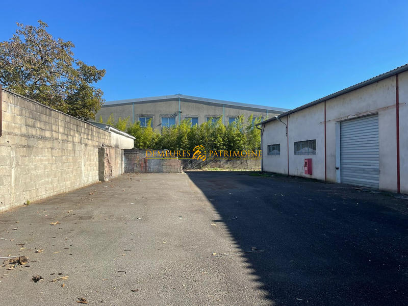 Local commercial - 1 272 m²