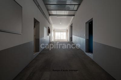 Local d'activité / Entrepôt - 544 m² - 20 pièces