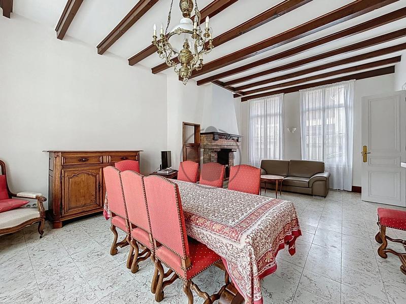 Maison - 199 m² - 6 pièces