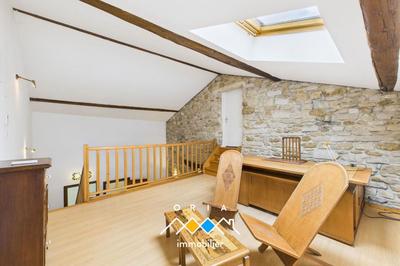 Maison - 235 m² - 10 pièces