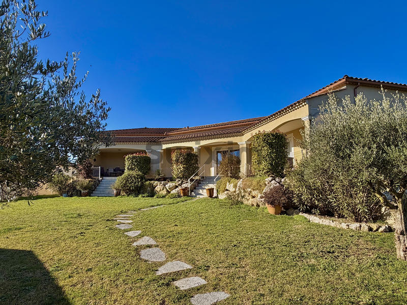 Villa - 138 m² - 6 pièces