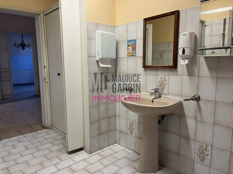 Maison - 239 m² - 7 pièces