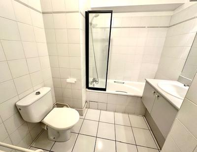 Studio - 30 m² - 1 pièce