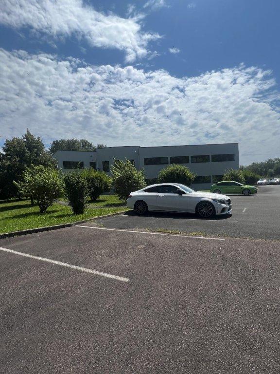 Local d'activité / Entrepôt - 1 200 m²