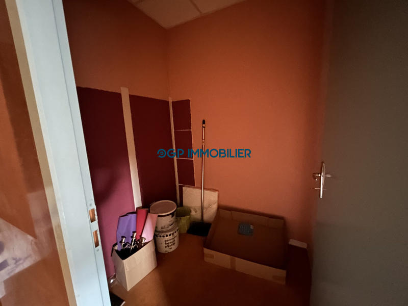 Local commercial - 605 m² - 3 pièces