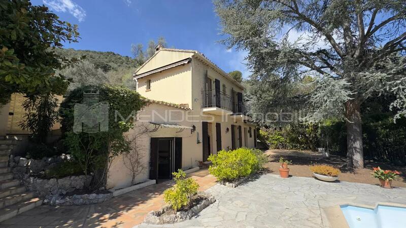 Maison - 99 m² - 4 pièces