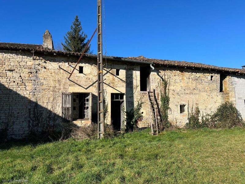 Maison en pierre - 72 m² - 2 pièces