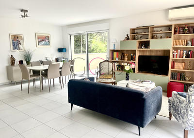 Appartement - 94 m² - 4 pièces