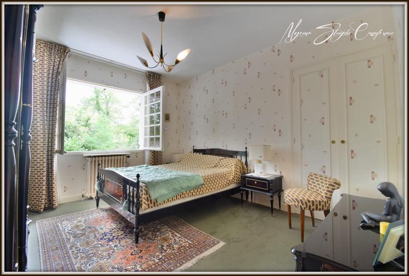 Propriété - 231 m² - 8 pièces