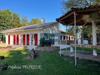 Propriété - 192 m² - 6 pièces