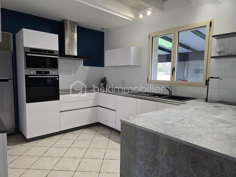 Maison traditionnelle - 183 m² - 5 pièces