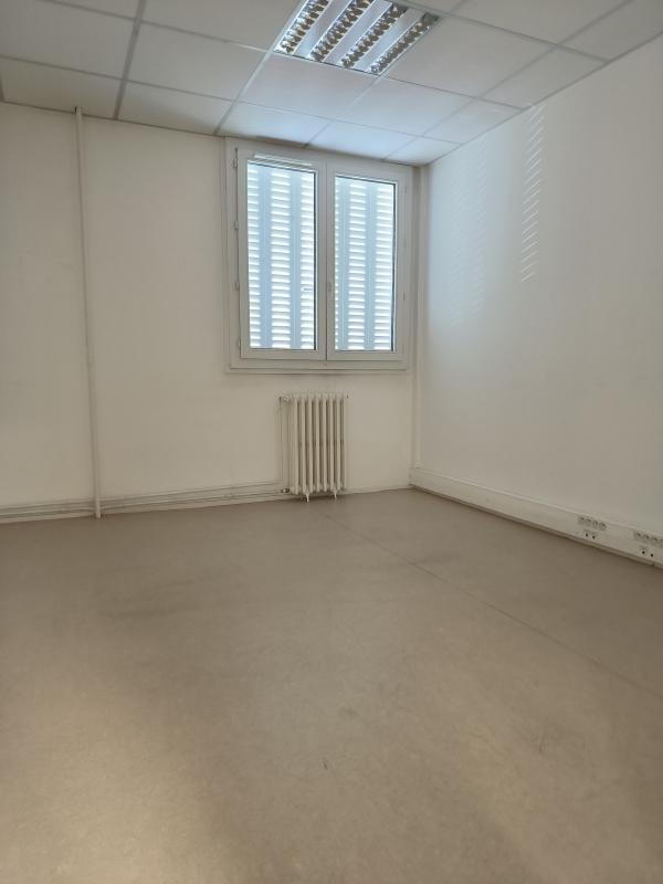 Bureau - 89 m² - 5 pièces