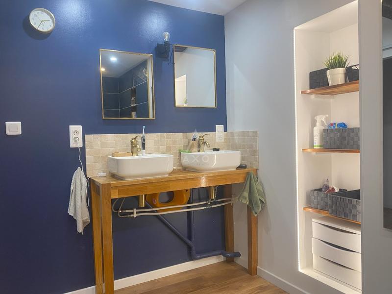 Maison de village - 300 m² - 8 pièces