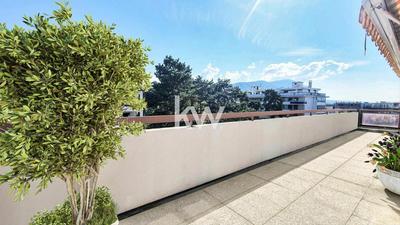 Appartement - 164 m² - 6 pièces