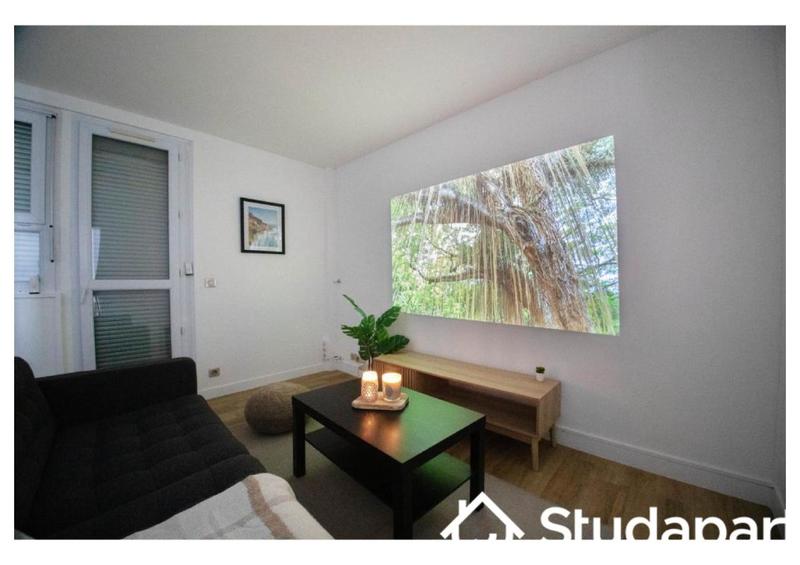 Chambre - 10 m² - 1 pièce