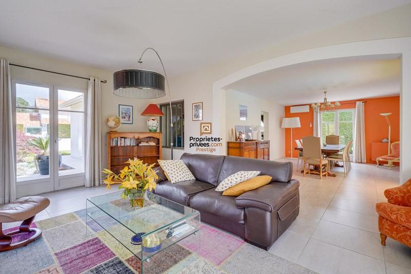 Maison - 181 m² - 8 pièces