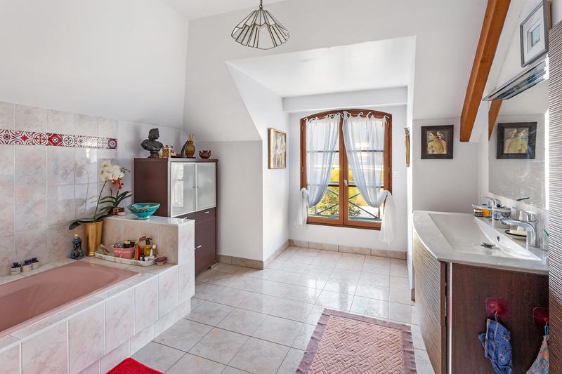 Maison - 187 m² - 6 pièces