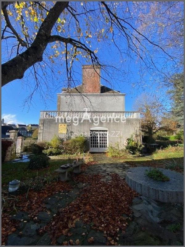 Maison - 361 m² - 14 pièces