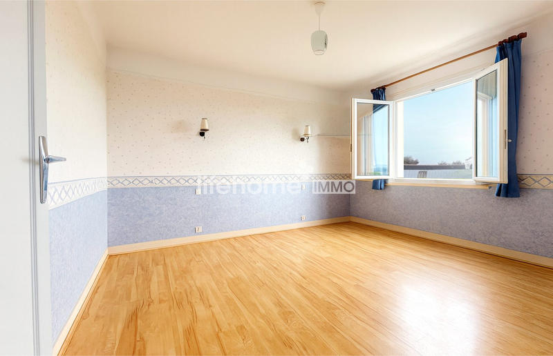 Maison - 190 m² - 7 pièces