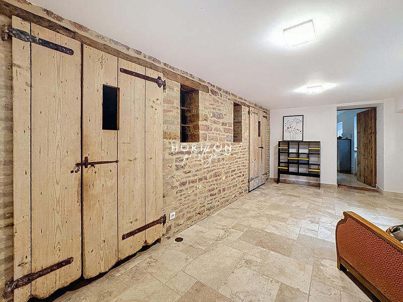 Maison ancienne - 205 m² - 8 pièces