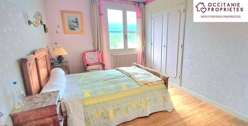 Maison - 263 m² - 9 pièces