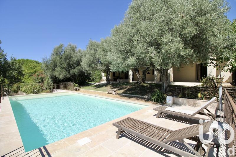 Maison - 225 m² - 5 pièces