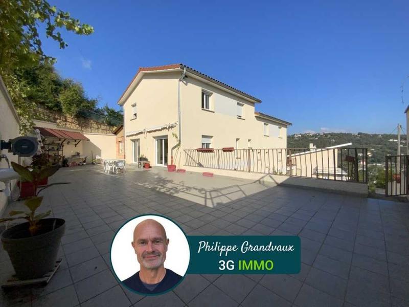 Maison traditionnelle - 130 m² - 5 pièces