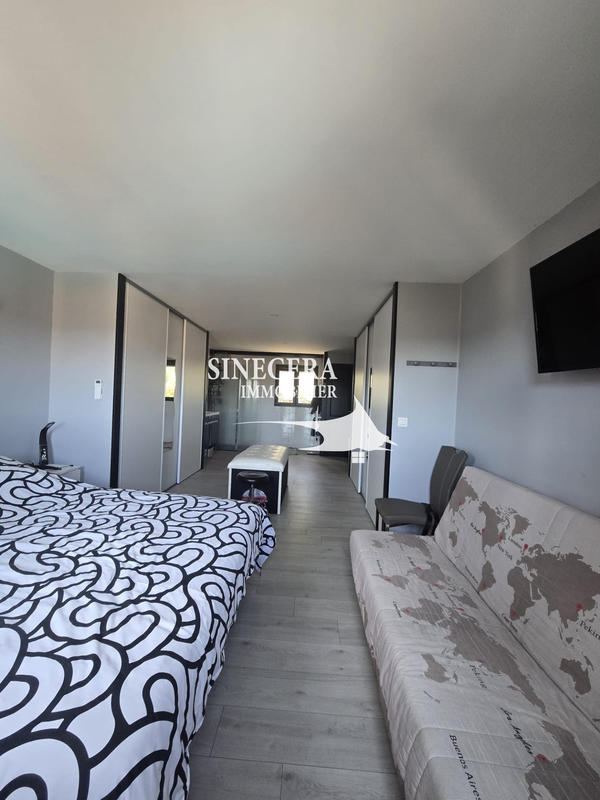 Villa - 198 m² - 10 pièces