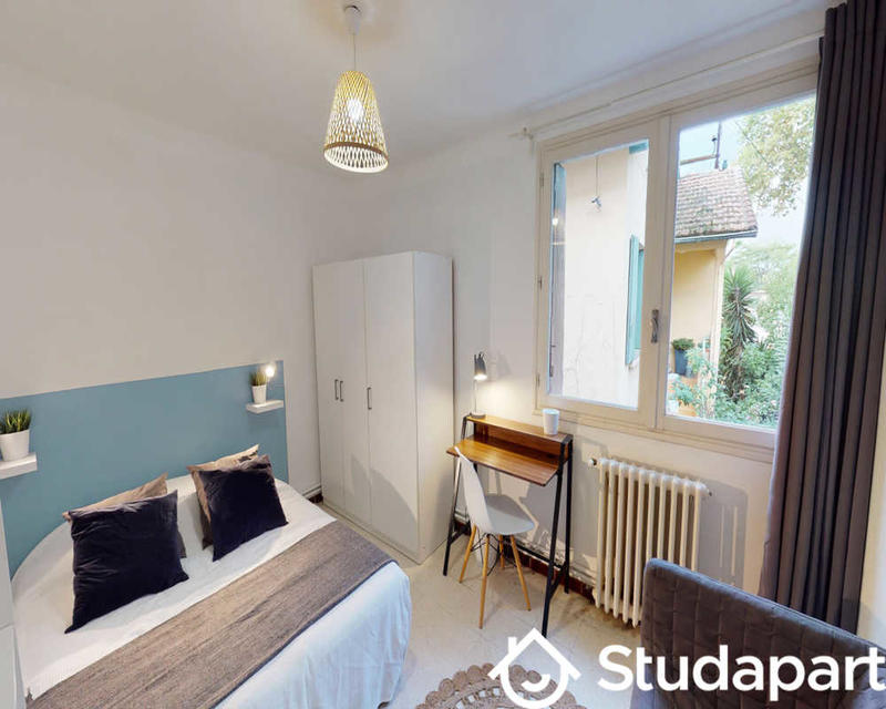 Chambre - 80 m² - 1 pièce