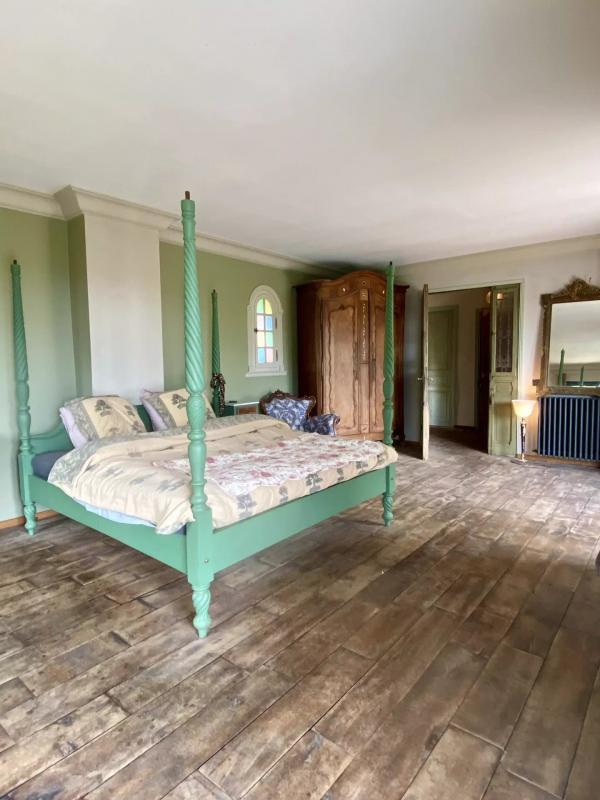 Propriété - 230 m² - 10 pièces