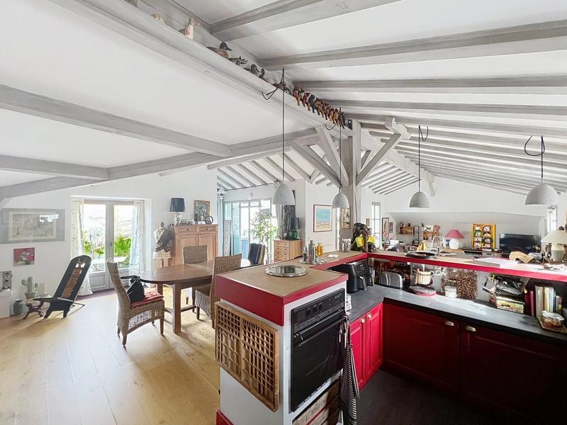 Appartement - 142 m² - 4 pièces