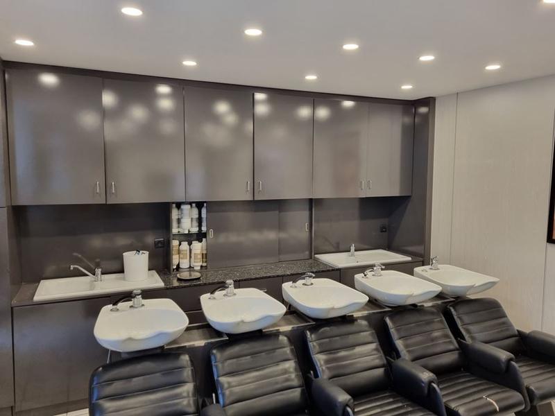 Fonds de commerce - Local commercial - 140 m²