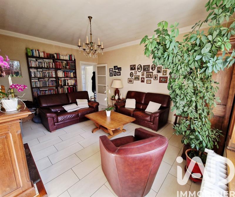 Maison - 222 m² - 12 pièces