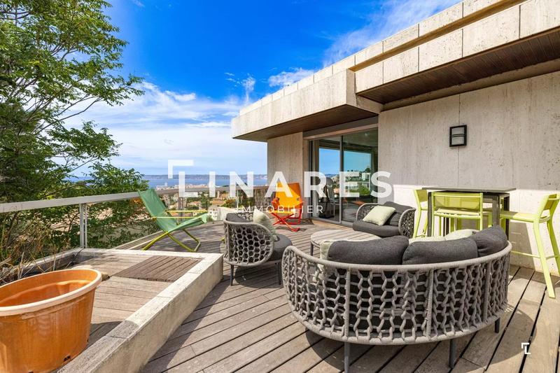 Maison - 313 m² - 9 pièces