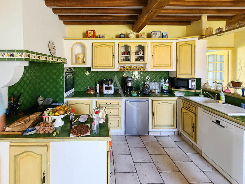 Maison - 240 m² - 7 pièces