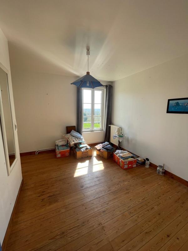 Maison - 202 m² - 7 pièces