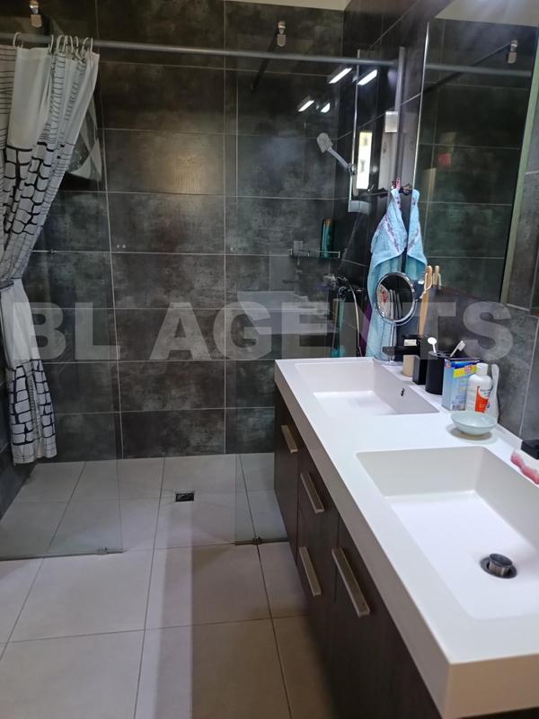 Maison - 102 m² - 4 pièces