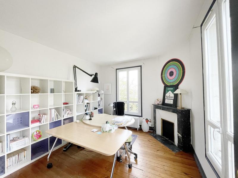 Maison - 241 m² - 8 pièces