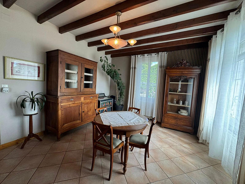 Maison - 186 m² - 7 pièces