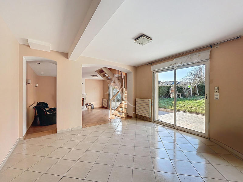 Maison - 232 m² - 8 pièces