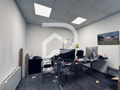 Local d'activité / Entrepôt - 190 m²