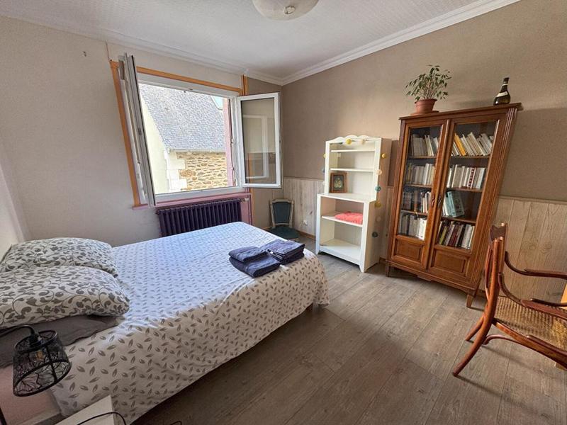 Maison - 212 m² - 9 pièces